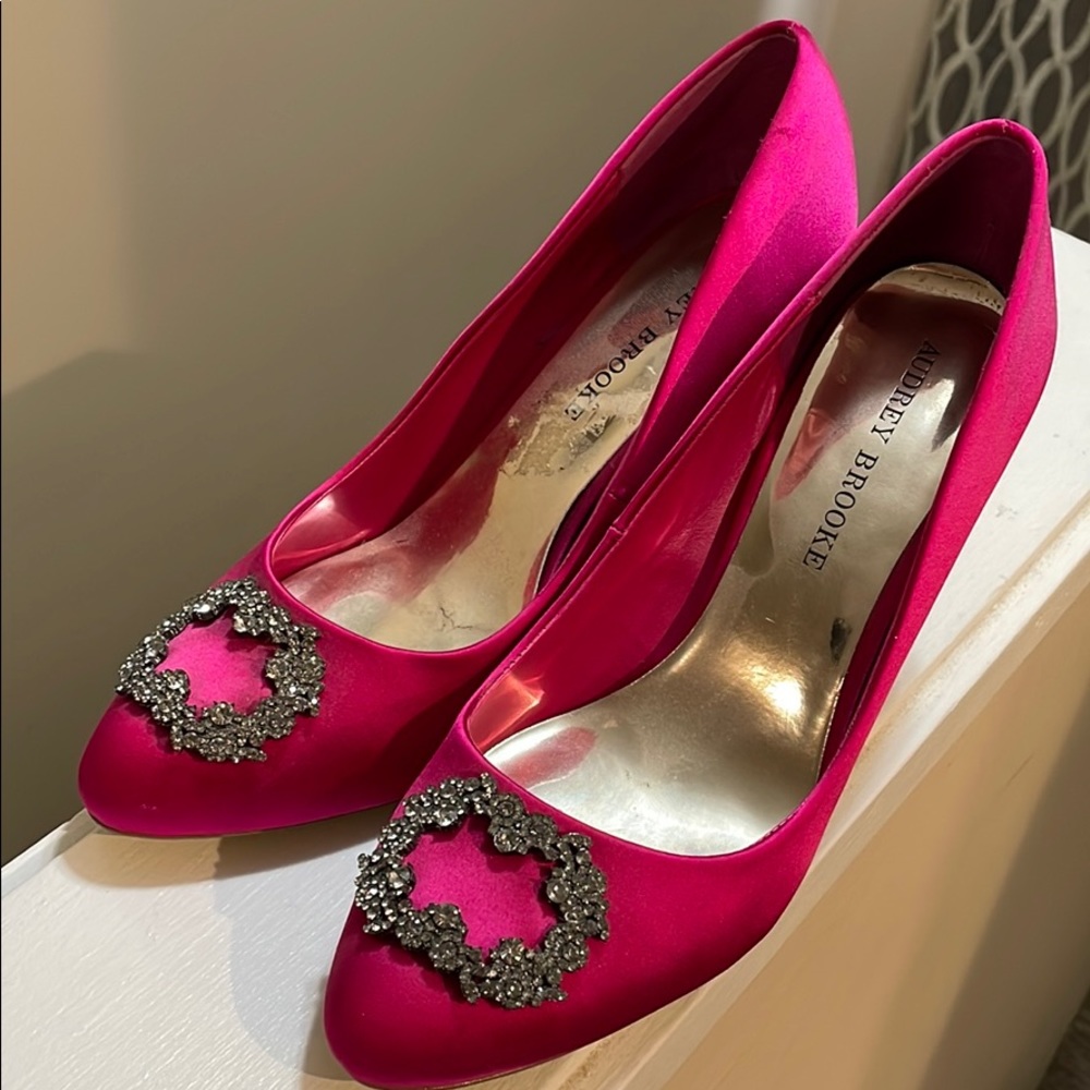 Audrey Brooke hot pink pumps size 9.5